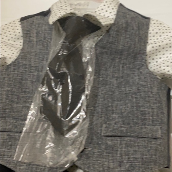 Boys Suit - Picture 2 of 3